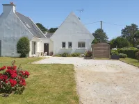 Detached Twin Villas 100m from the Sea in Trégunc 트레건크 호텔