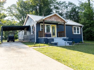 Blue Bungalow w/ Free Golf Cart