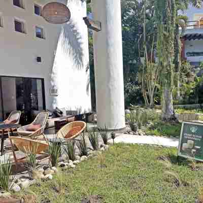 Beachfront condo with ocean view, private pool & resort amenities Hotel Exterior