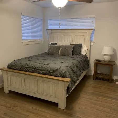 Driller’s Den III Newly Remodled-4 bdrm/3 bath-Close to Expo and Midtown