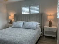 Fort Myers Renovated Luxury Waterfront 3 bed 3 bath with heated pool 이오나 호텔
