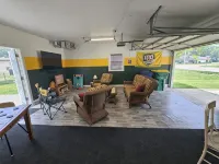 Packer Themed, Renovated 3 Bedroom, 2 1/2 Bath Home- Lambeau Field 16 Min Walk. - Boutique