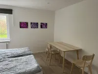 6 N-Street - Luxuriously furnished vacation apartment with garden - Wifi