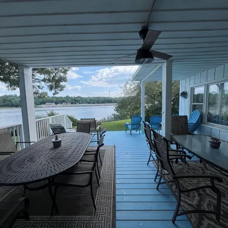 Magnificent Riverfront Victorian House steps from downtown Ottawa !