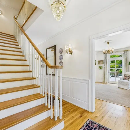 Quiet, luxe, near trails & town