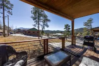 Bright & Spacious Modern Home • Mountain Views  • Lic: 331222