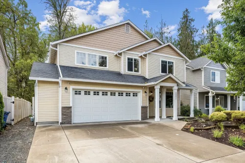 Your home away from home...recently renovated, sleeps 9-10! - WiFi