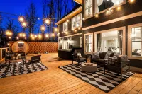 4k SqFt, Massive Deck , Games, Spa, Sauna, Firepit - 4 stjerner