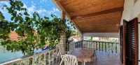 Nice, quiet, and inexpensive family apartment with proximity to sandy beach - 2つ星