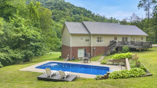 Hatton Hideaway at Red River Gorge! Pool / Hot Tub / Arcade Game Room - 4-Star