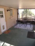 Charming Santa Fe River Cottage - 10-15 min from 3 of FLA's most popular springs - Homestays