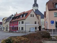 The Polly vacation home is a small, cozy townhouse Hotels near Engelsdorf