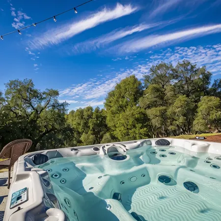 Cheerful Home with Spa near Yosemite & Bass Lake