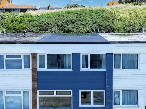 Seaside Escape: Warm & Cosy Winter Getaway by the Sea