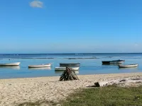 Authentic Mauritian Lifestyle Located on the beach - Bungalow