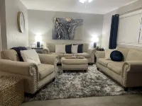 Cozy 2BR Lincoln House - Kitchenette