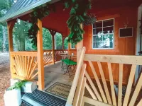 Cabin in the Cedars.Close to Lake,Town & Mountain