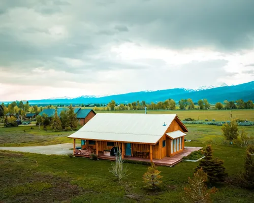 Spacious Cabin near Jackson Hole Hotels in Victor
