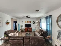 Rustic retreat-near the Canyon