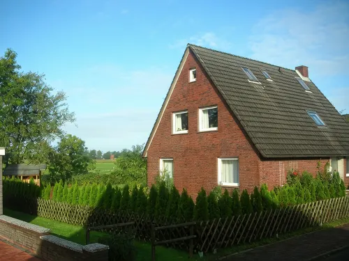 Beautiful fine apartment with garden, meadow, view of water and land