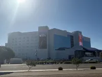 Glendale Game Day Getaway! - balcony