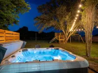 Hot Tub, Tree House, Speakeasy, Outdoor Games, Fire Pit, Arcade Games, Farm Stay Hotels in Somervell County