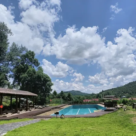 Taoyuan Mountain Lodge