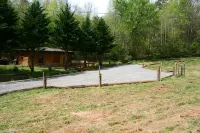 A cozy, romantic cabin perfect for couples.Pets are always welcome, owners too!