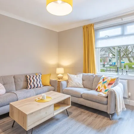 Stylish Two Bedroom Apartment in Perth, Heart of Scotland!