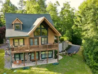 Bear Valley Retreat | Cozy and Private Cabin near Lake Chatuge | Dog Friendly Hotels in Towns County