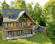 Bear Valley Retreat | Cozy and Private Cabin near Lake Chatuge | Dog Friendly