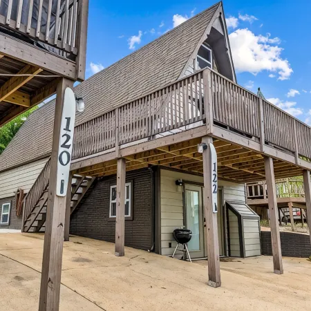 Luxury A Frame at Table Rock Lake! Sleeps 8!