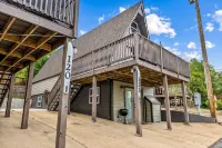 Luxury A Frame at Table Rock Lake! Sleeps 8!
