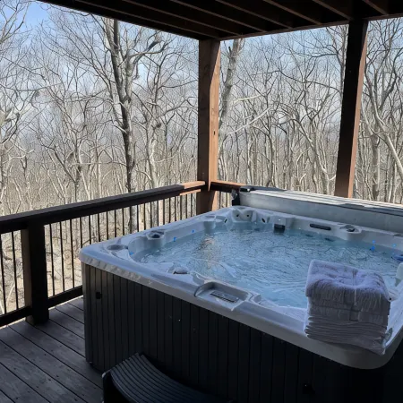 Designer Home: A+ Views HotTub Pool GameRoom Grill