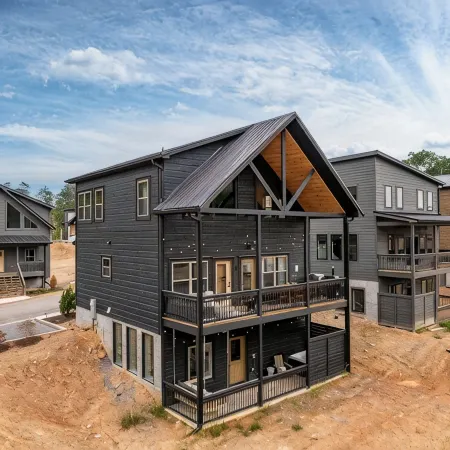 Prime location, Dollywood, 4 minutes to Parkway, No steep roads, Indoor pool