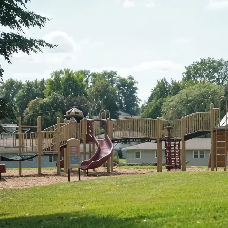 The Parkview House. Hot Tub, Arcade & Park!