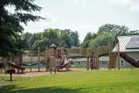 The Parkview House. Hot Tub, Arcade & Park!