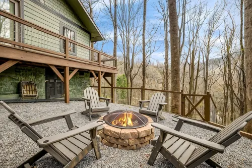 Lovely, One-Story Cabin in a Serene Mountain Country Club - Golf, Fish, and Ski - Chalets