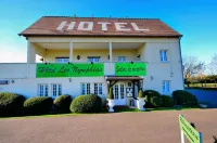 Logis Hôtel les Nymphéas - Airport Shuttle