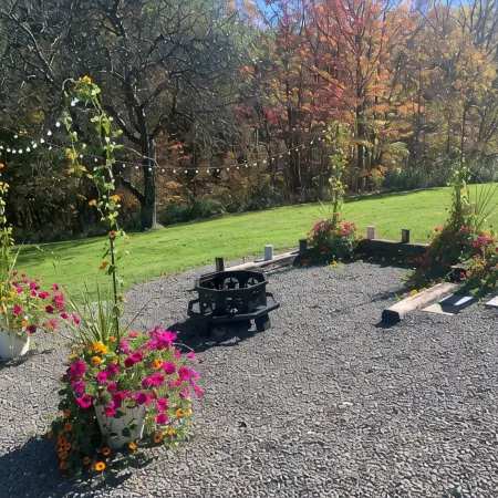 Charming 2-bedroom home in quaint Newfield with WiFi