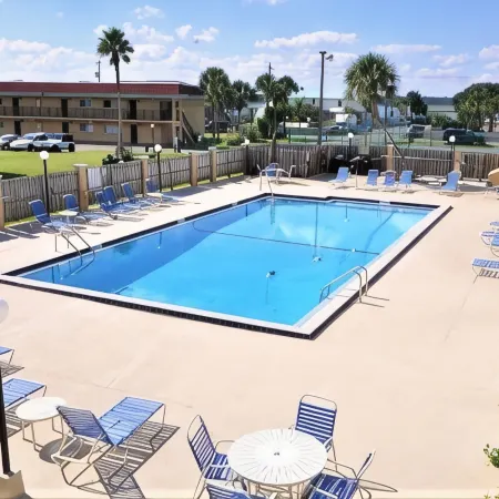 Pelican Inlet - Cozy Beach Condo!1 block from the beach! Sleeps 6. Pool/Tennis