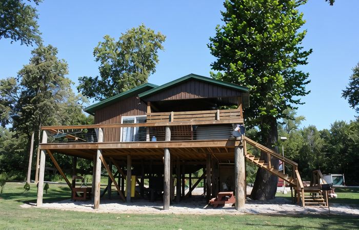 Romantic Tree House for two!