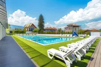 Complex Europe - ที่มีสระว่ายน้ำ