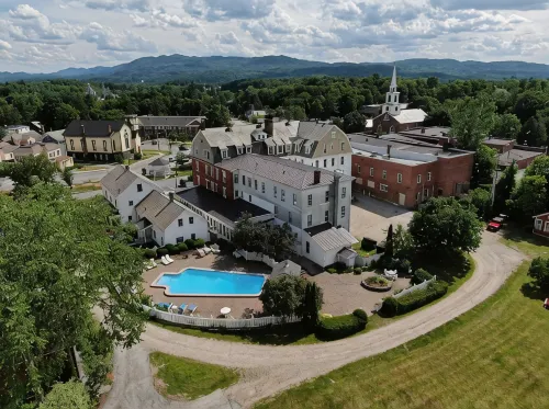 The Brandon Inn - parking
