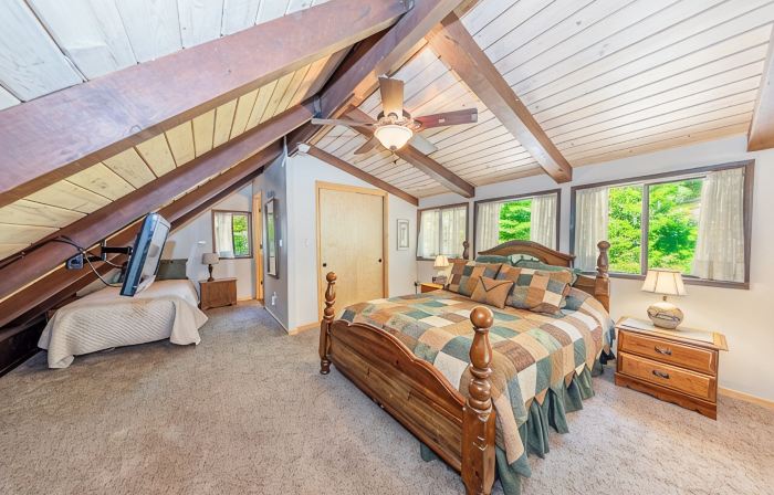 Spacious, 3BR/3Ba, A/C, EV charger, game room, pool table, 2 miles from Yosemite