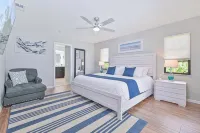 SUPERB! LOCATION! 1 BLOCK 2 FISH VILLE MODERN HOME-HEATED SALT POOL-SPA-E BIKES - 4-Star