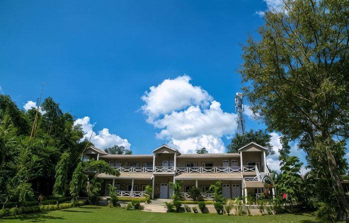 Tiger's Den Resort Bandhavgarh