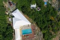 A true oceanfront villa with amazing sunsets and pool. Very nice location. -  Casas de vacaciones