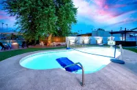 Lake Front Paradise, Pool and Hot Tub-Bubbly - Private Pools