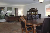 Bumblebee Décor, 4 King Beds, near Bush/IAH Airport - Homestays